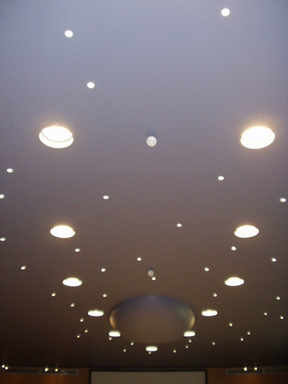 Eclairage plafond salle de réunion